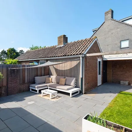 Holiday home Zwaansvoort *